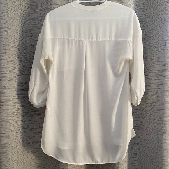 Guess Blouse with Laces - Picture 2 of 8